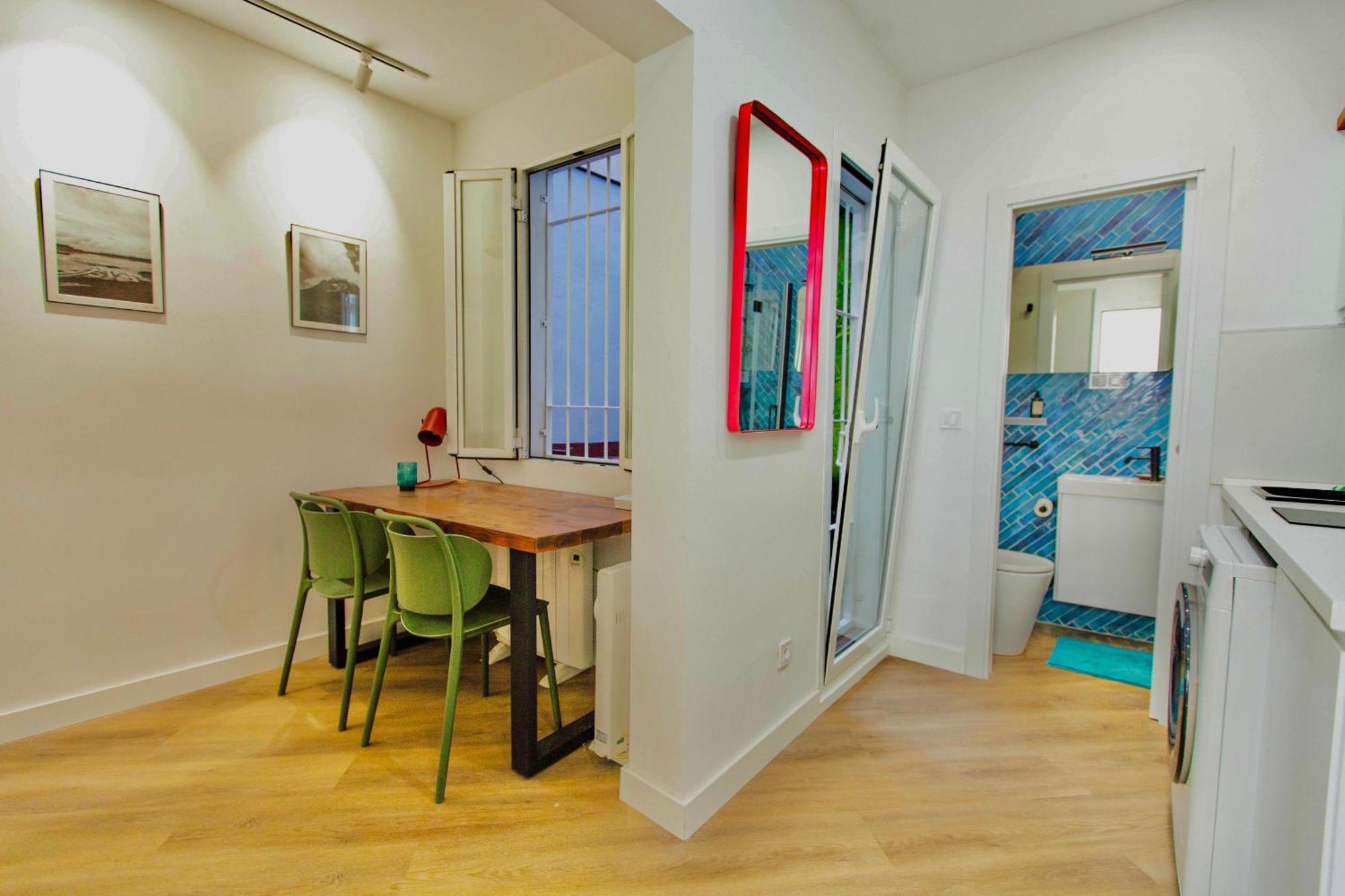 Rentadore Lavapies Studio Appartamento